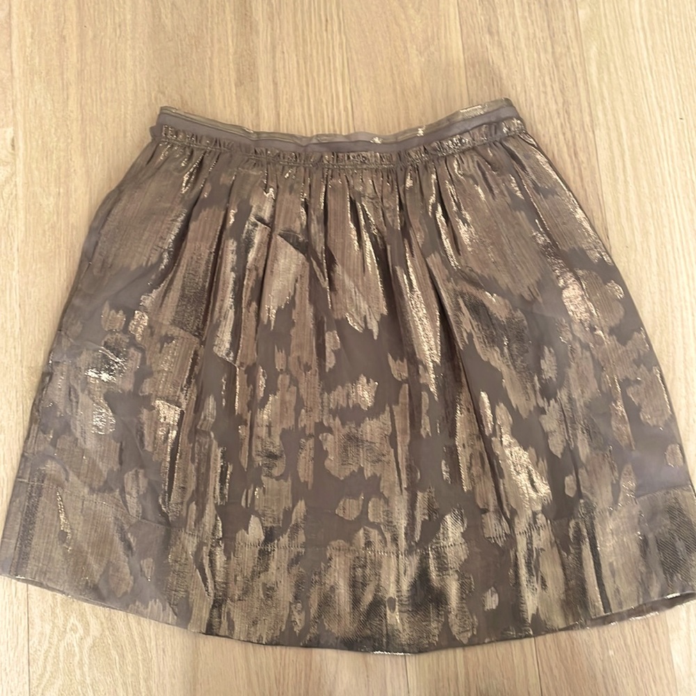 Club Monaco neutral silk mini skirt with metallic abstract print. Size 0.
